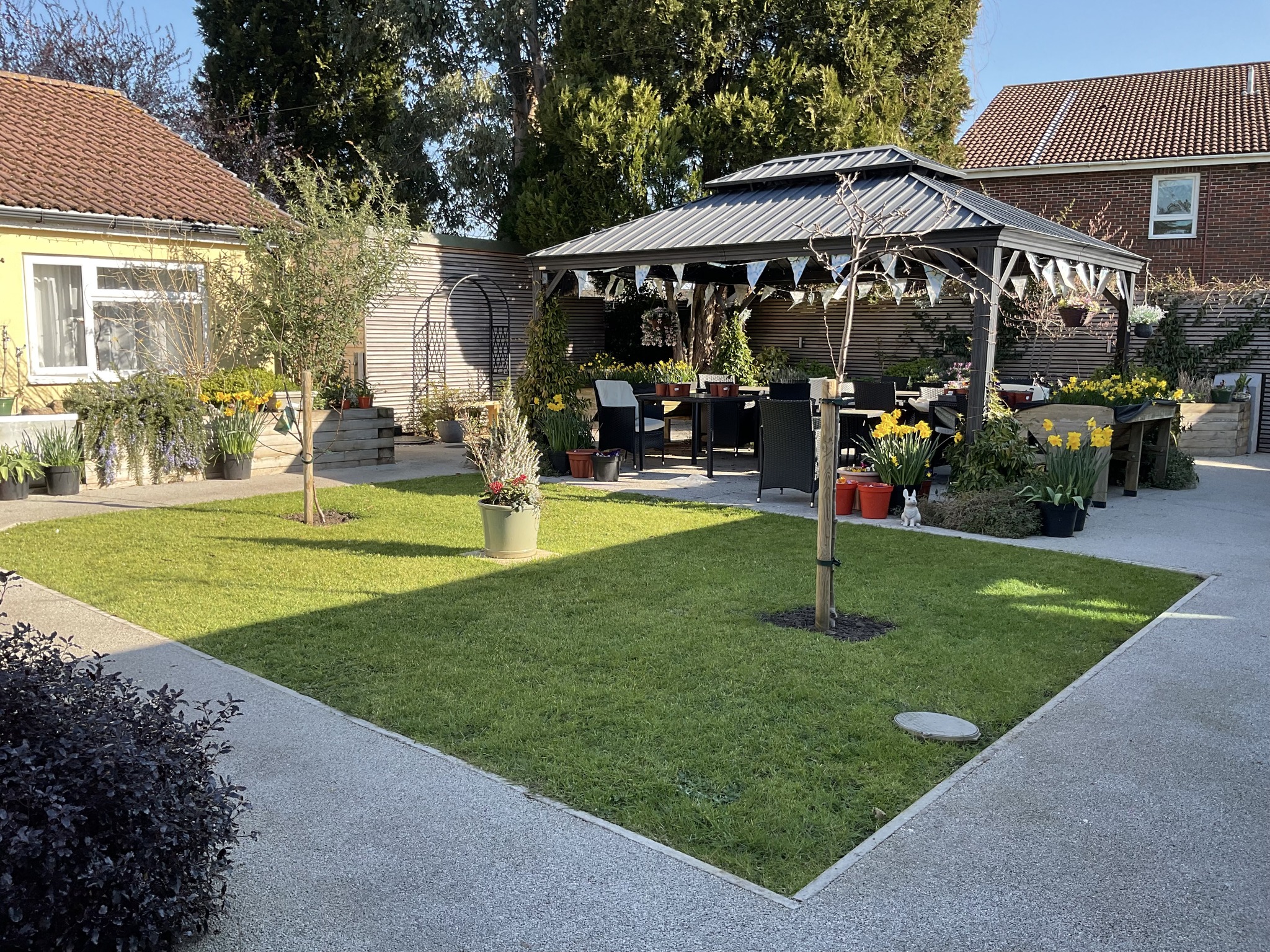 Dementia-friendly garden at Tŷ Hafod care home Cardiff